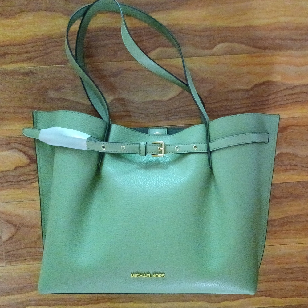 Michael Kor purse - Picture 3 of 5